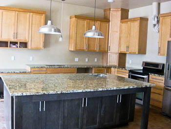 Lago Vista granite kitchen in Santa Cecilia granite