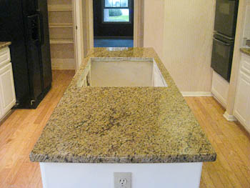 Ornamental Granite Kitchen White Cabinets