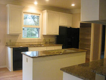 Ornamental Granite Kitchen White Cabinets